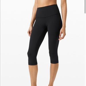 Lululemon align hi rise crop 17”